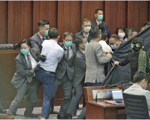 夏寶龍指有反中亂港分子在「一國兩制」下的香港興風作浪、坐大成勢。資料圖片