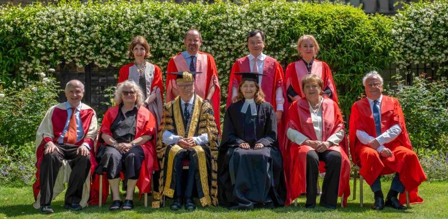 盧煜明同時亦獲劍橋大學伊曼紐爾學院授予名譽贊助院士（Benefactor Bye-Fellow）頭銜。