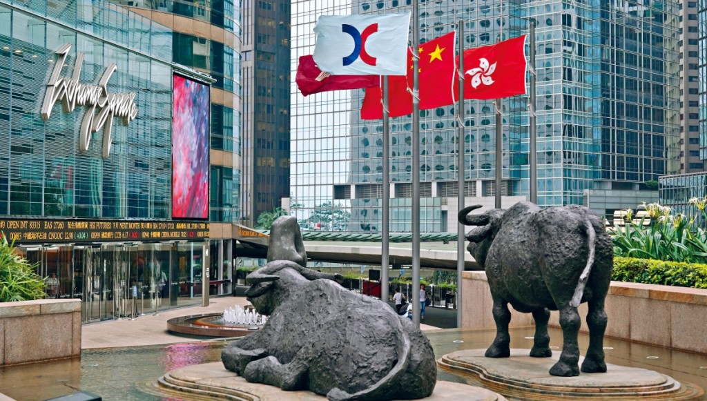 若然战火烧到金融领域，香港就真系「钱途似咁」。资料图片