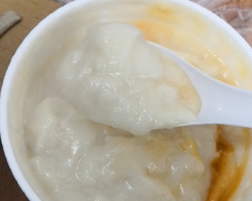 網民在街市買的豆腐花異常粘稠到似白漿糊。網民Carmen Lin片段截圖