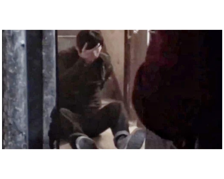 晉在新戲中，多次受傷，仍然頂硬上。