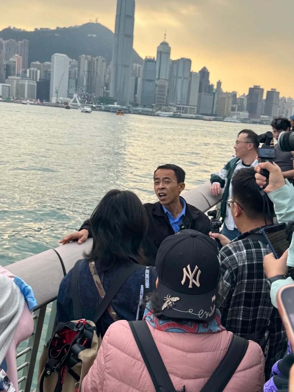 景德鎮網紅「雞排哥」來港引起注目。小紅書 景德鎮網紅「雞排哥」來港引起注目。小紅書