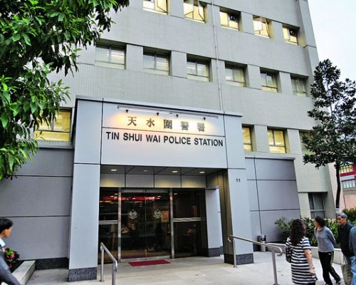 警方在車內發現有燒過的木炭及遺書。 資料圖片