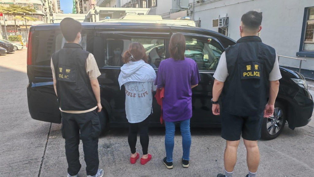 警深水埗搗破無牌按摩院拘捕2女。警方圖片