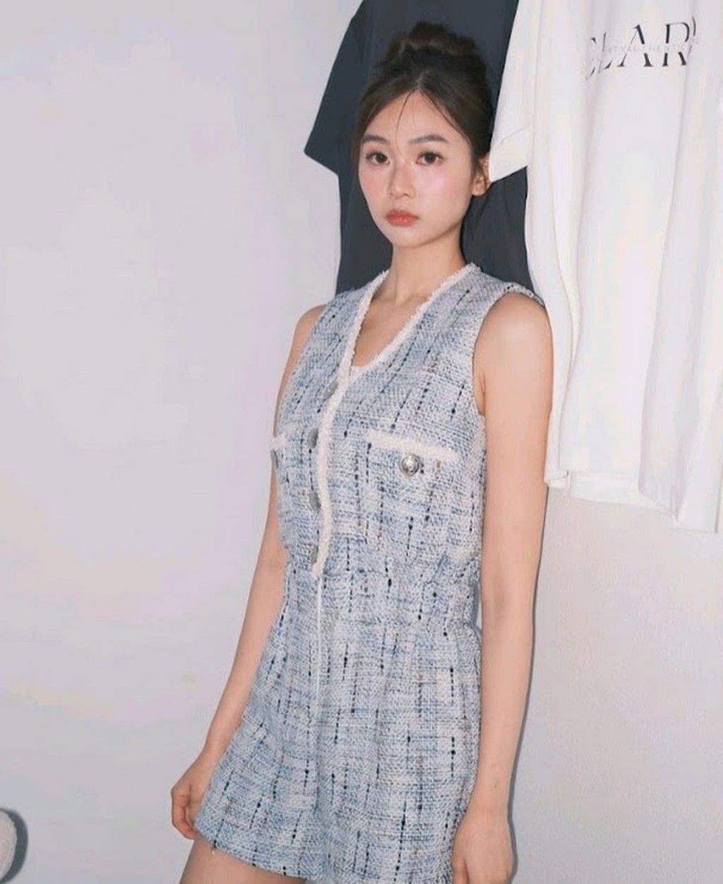 Rosita指其品牌亦是她另一個很重要的「BB」，一定會用心經營。她喜歡清爽簡單style，令她動起創立時裝品牌念頭的愛衫亦屬此類型。