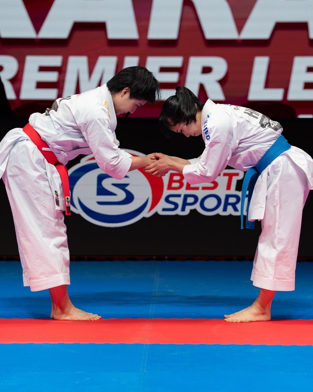 劉慕裳(右)於摩洛哥站擊敗尾野真步(左)奪冠。WKF圖片 劉慕裳(右)於摩洛哥站擊敗尾野真步(左)奪冠。WKF圖片