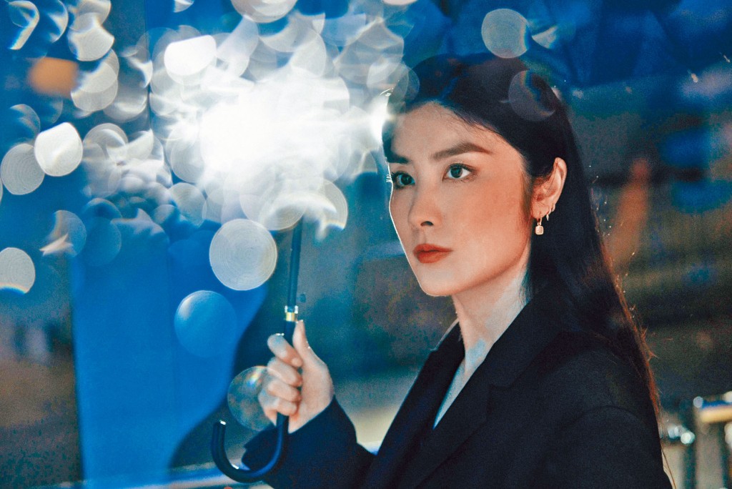 陳慧琳終於推出全新廣東歌《風眼》。