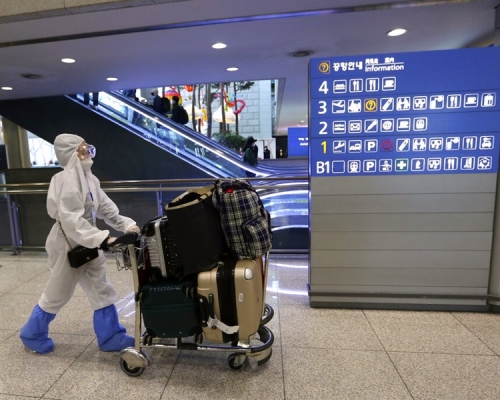 入境南韓旅客體溫超過37.5度不得登機。 AP