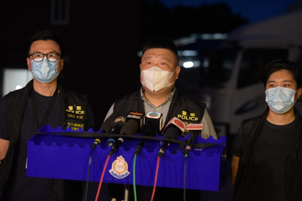 西九龍總區反三合會行動組總督察李木易表示,毒品大麻花估計是供本地使用。