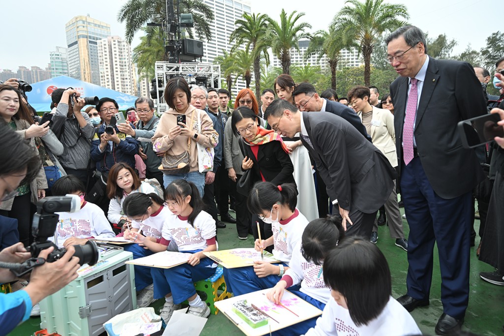 文化體育及旅遊局局長楊潤雄。馬會提供