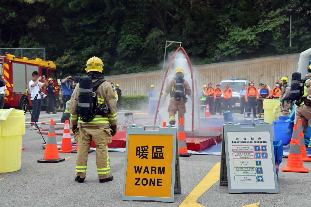 反恐專責組順利完成在香港科技大學進行的跨部門應急演練。警方提供