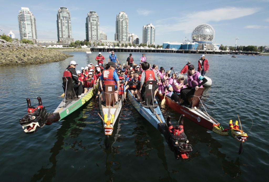 加铝龙舟节是每年六月间，温哥华的大事之一。