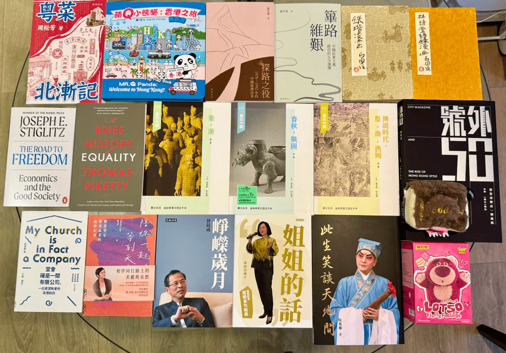 局長行書展買了17本書。羅淑佩fb 局長行書展買了17本書。羅淑佩fb