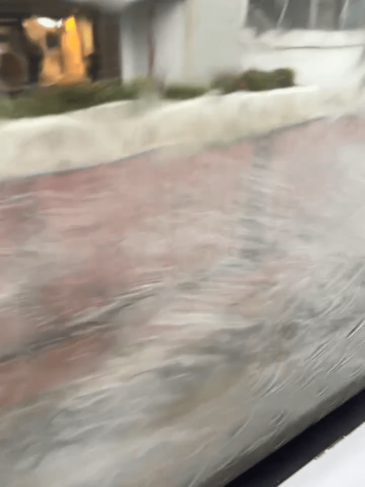 水花四濺 水花四濺
