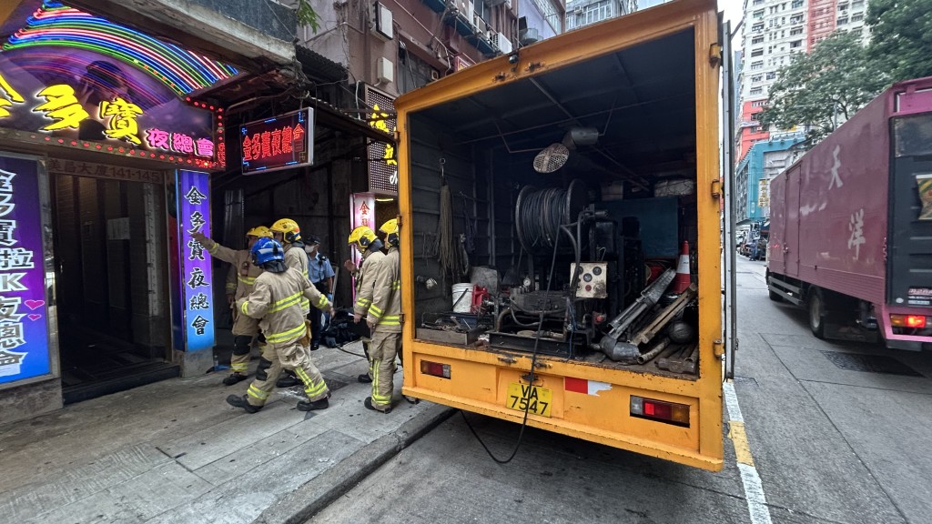 現場為油麻地砵蘭街。蔡楚輝攝 現場為油麻地砵蘭街。蔡楚輝攝