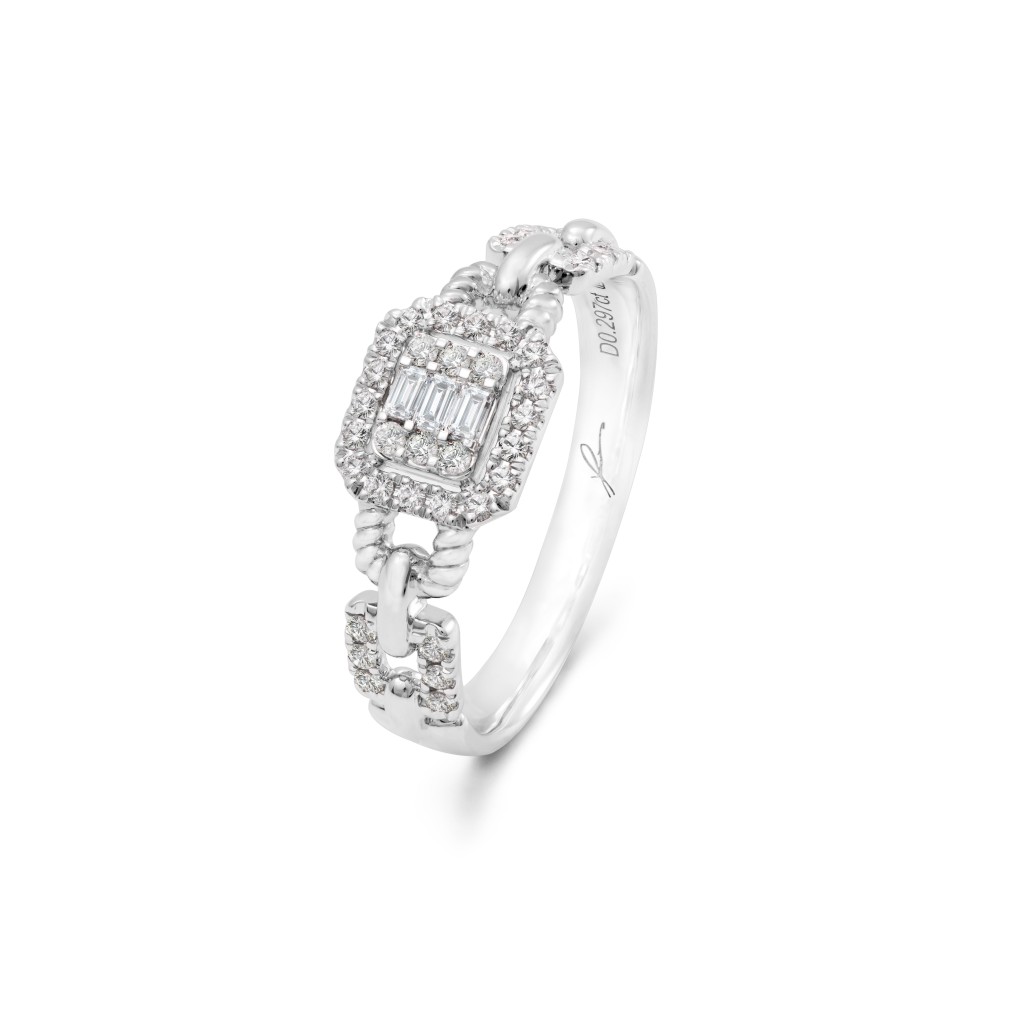 ENCORE系列18K白色黄金钻石戒指/$9,188。 