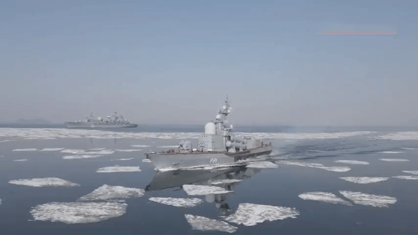 俄罗斯太平洋舰2艘导弹舰在日本海彼得大帝湾进行超音速反舰导弹试射。俄罗斯国防部新闻处