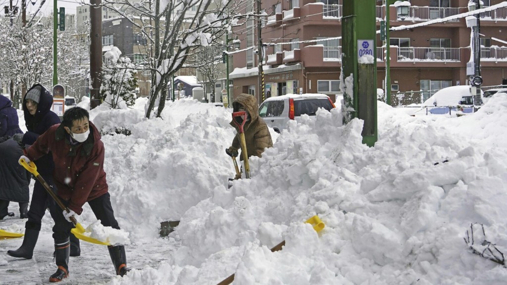 新一波寒流預料將造成較往年同期3倍以上雪量的大雪。（美聯社）