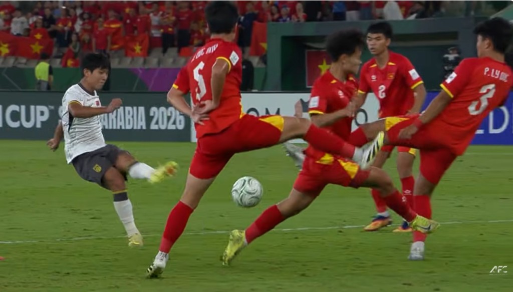 國足小將4強擊敗越南，周六將與日本爭奪U23亞洲盃。影片截圖