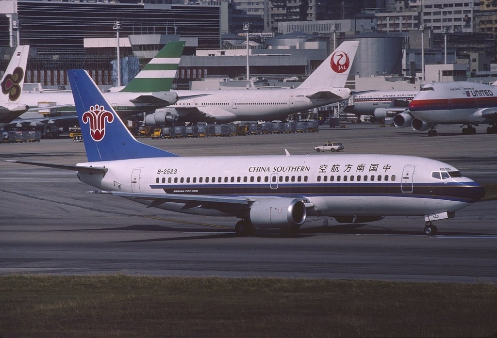 南航的B-2523在1991年於香港啟德機場。網圖 南航的B-2523在1991年於香港啟德機場。網圖