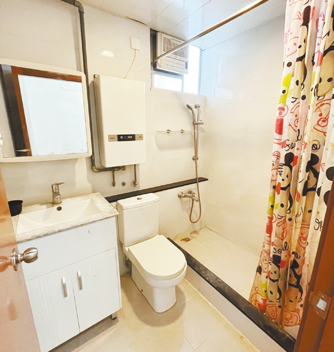 浴室附有齊全設備，住客可即租即住。