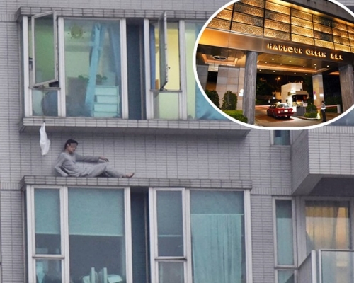 青年上月曾危坐窗外12小時。大圖為資料圖片