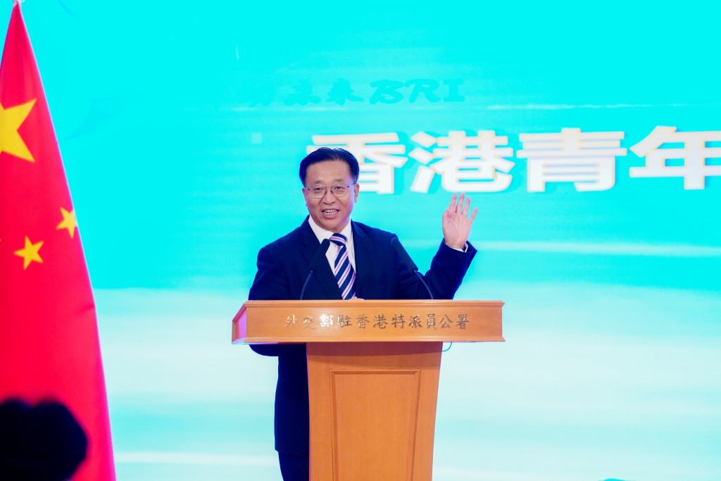 外交部駐港公署特派員崔建春。林定國fb