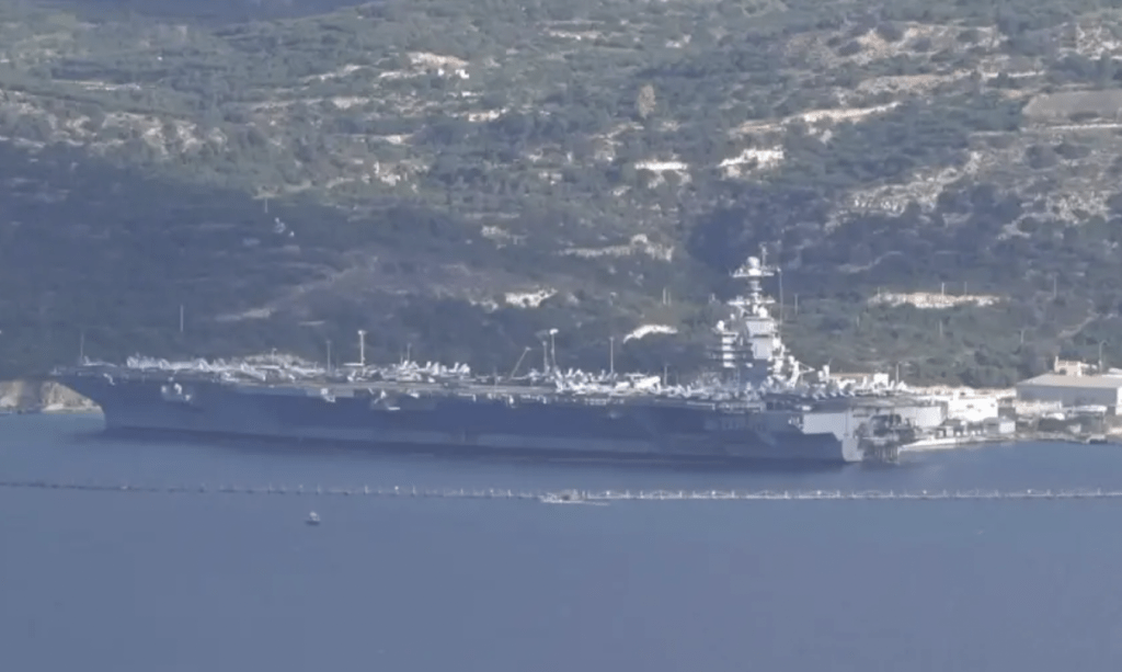 「福特號」近日因艦上發生嚴重火災，被迫撤離中東戰區，前往希臘克里特島（Crete）進行緊急維修。路透社