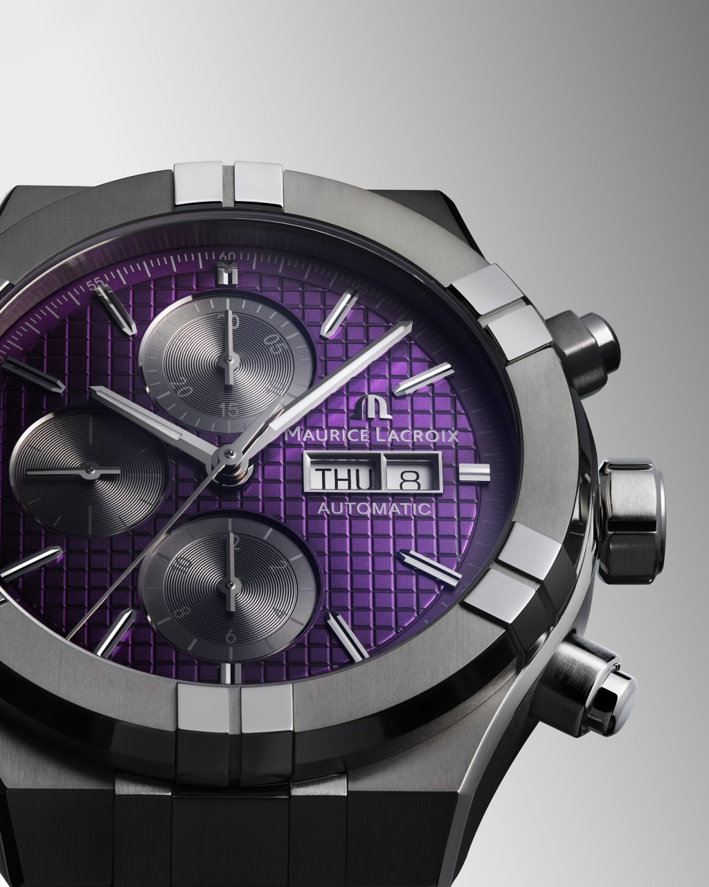 Maurice Lacroix Aikon Automatic Titanium Chronograph，錶殼：44mm鈦金屬/ 機芯：ML112自動/ 售價：$32,300。