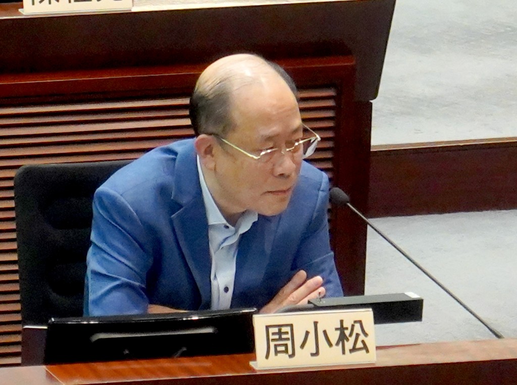 勞聯周小松。