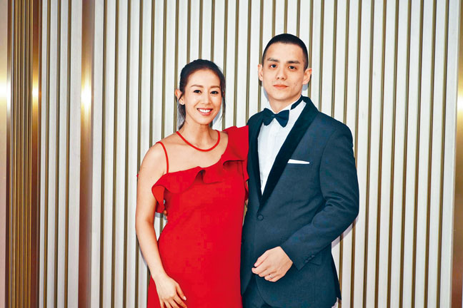 梁靖琪與施雋賢「一家三口」出席慈善活動。