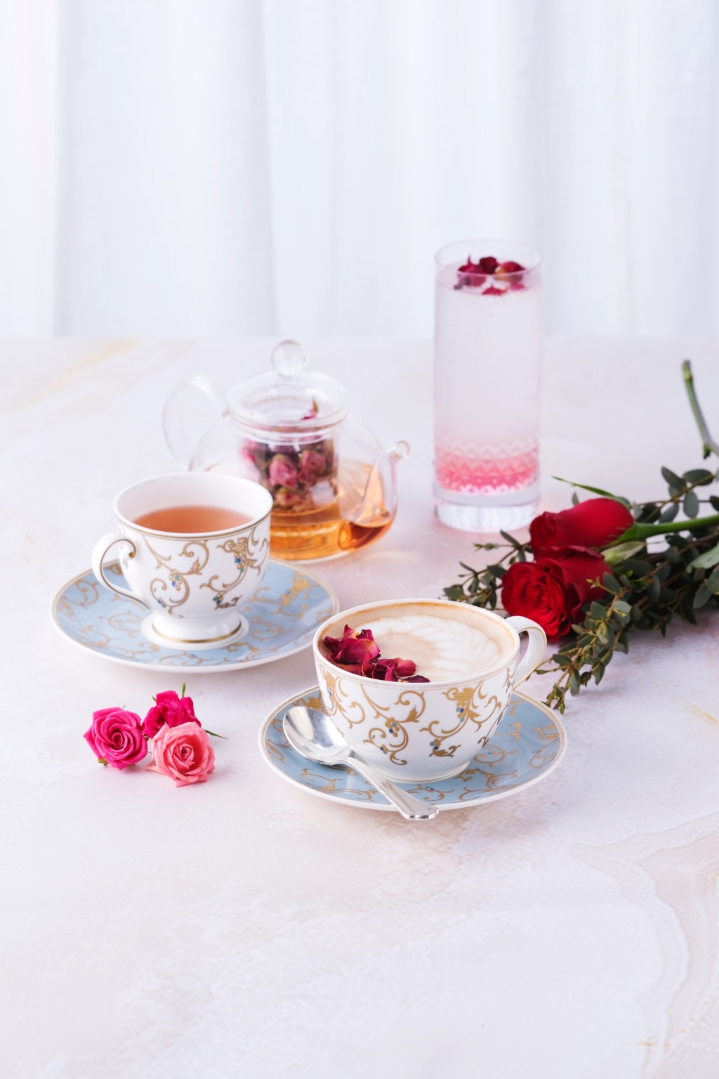 Festive rose-infused beverage 节日精选玫瑰系列饮品