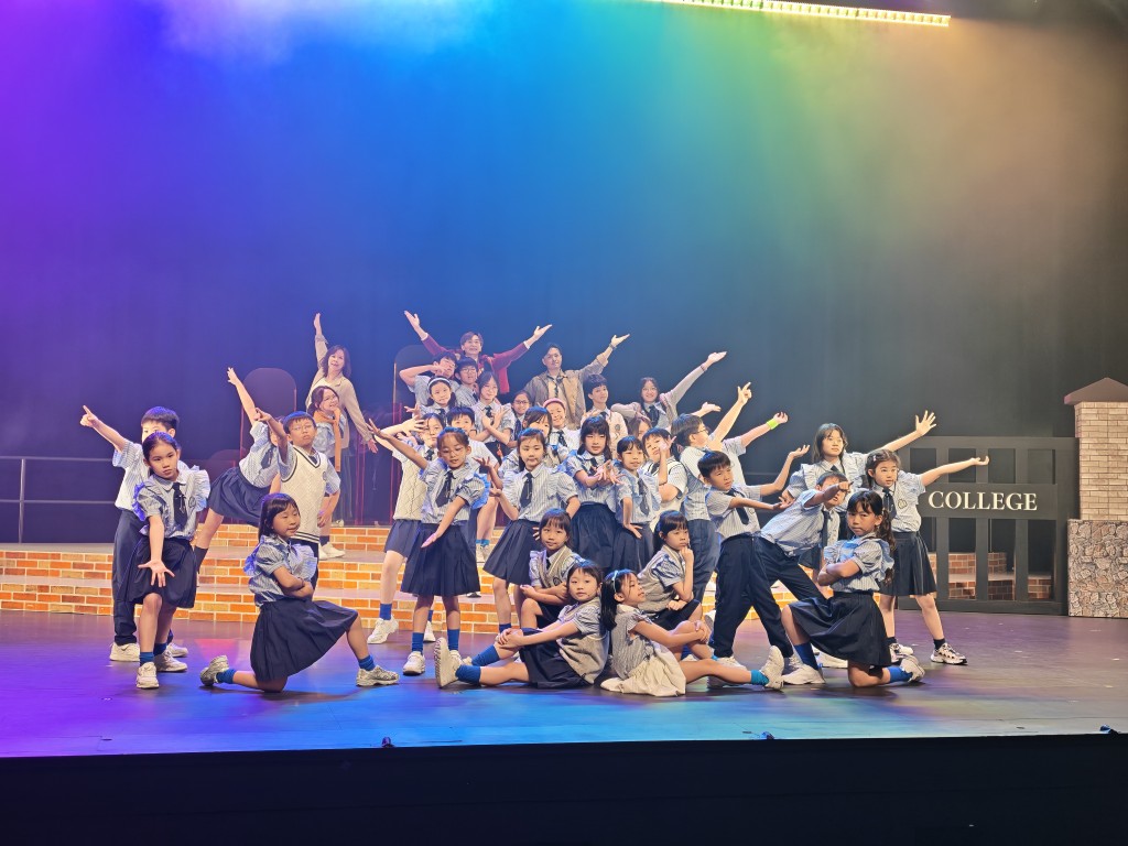 音樂劇合共有近200小朋友參與演出。