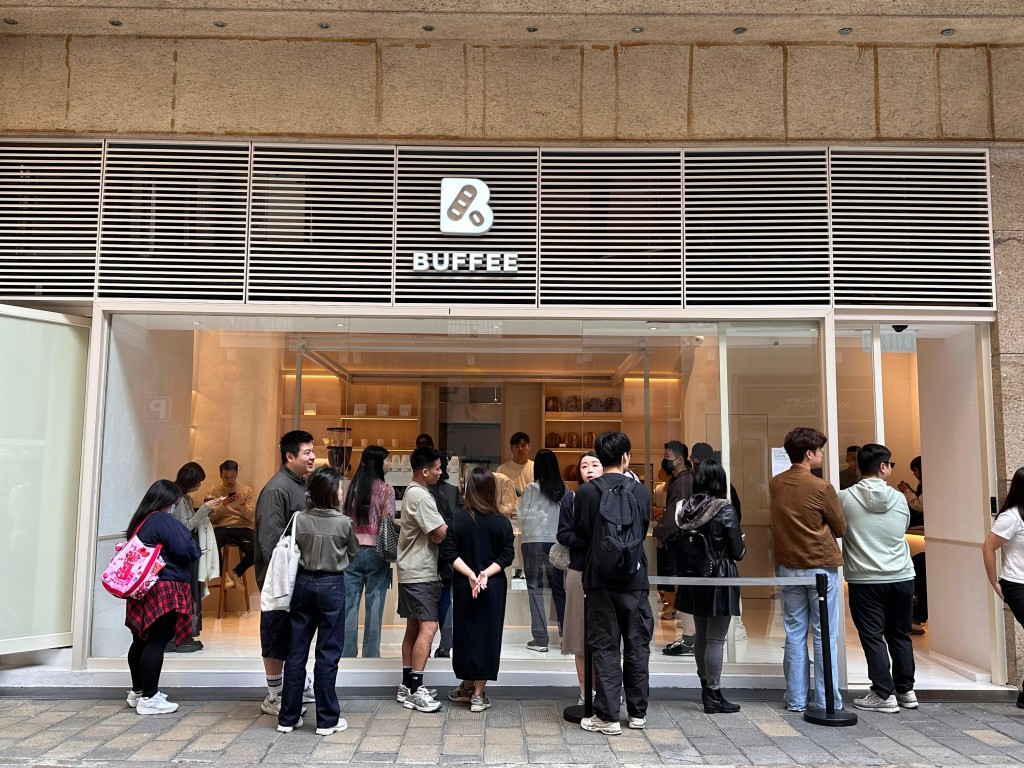 四人表示,該Cafe去年3月正式開張,起初生意很好。(受訪者提供照片) 四人表示,該Cafe去年3月正式開張,起初生意很好。(受訪者提供照片)