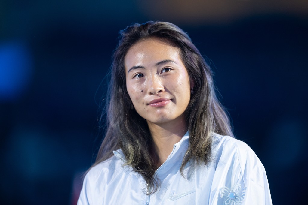 头10位中有8人是网球手，包括第5位的郑钦文。新华社