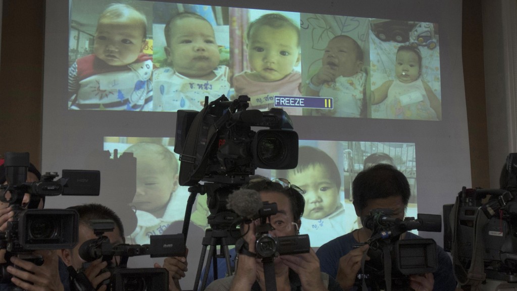 日本富二代重田光時2014年被發現在泰國找代孕誕下13個孩子，轟動一時。圖為其部分孩子。 美聯社資料圖