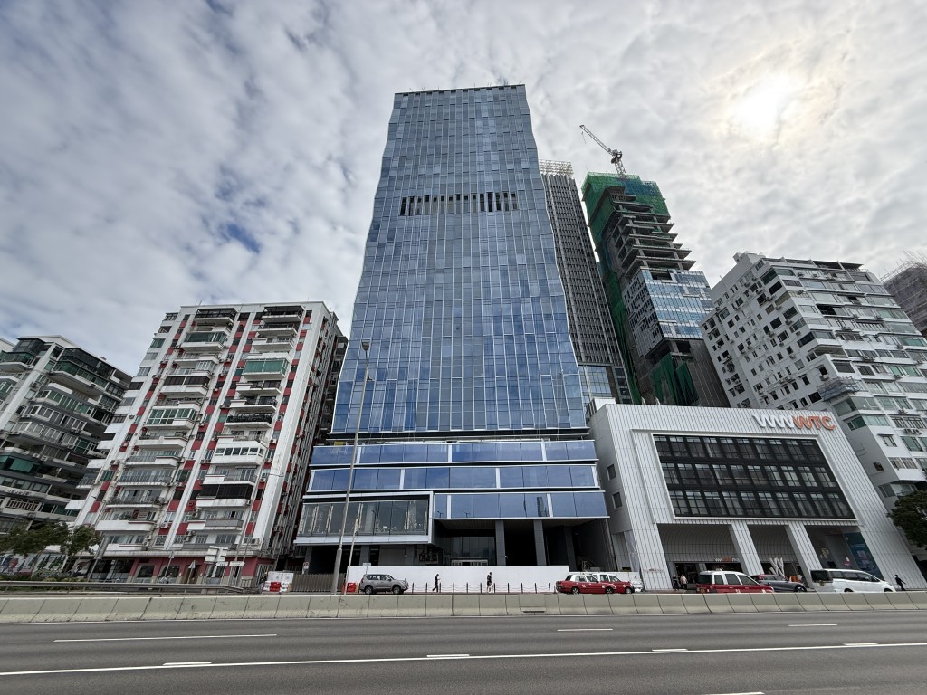 阿里巴巴和螞蟻集團購港島壹號中心13層樓面,作價72億,市場矚目。 阿里巴巴和螞蟻集團購港島壹號中心13層樓面,作價72億,市場矚目。