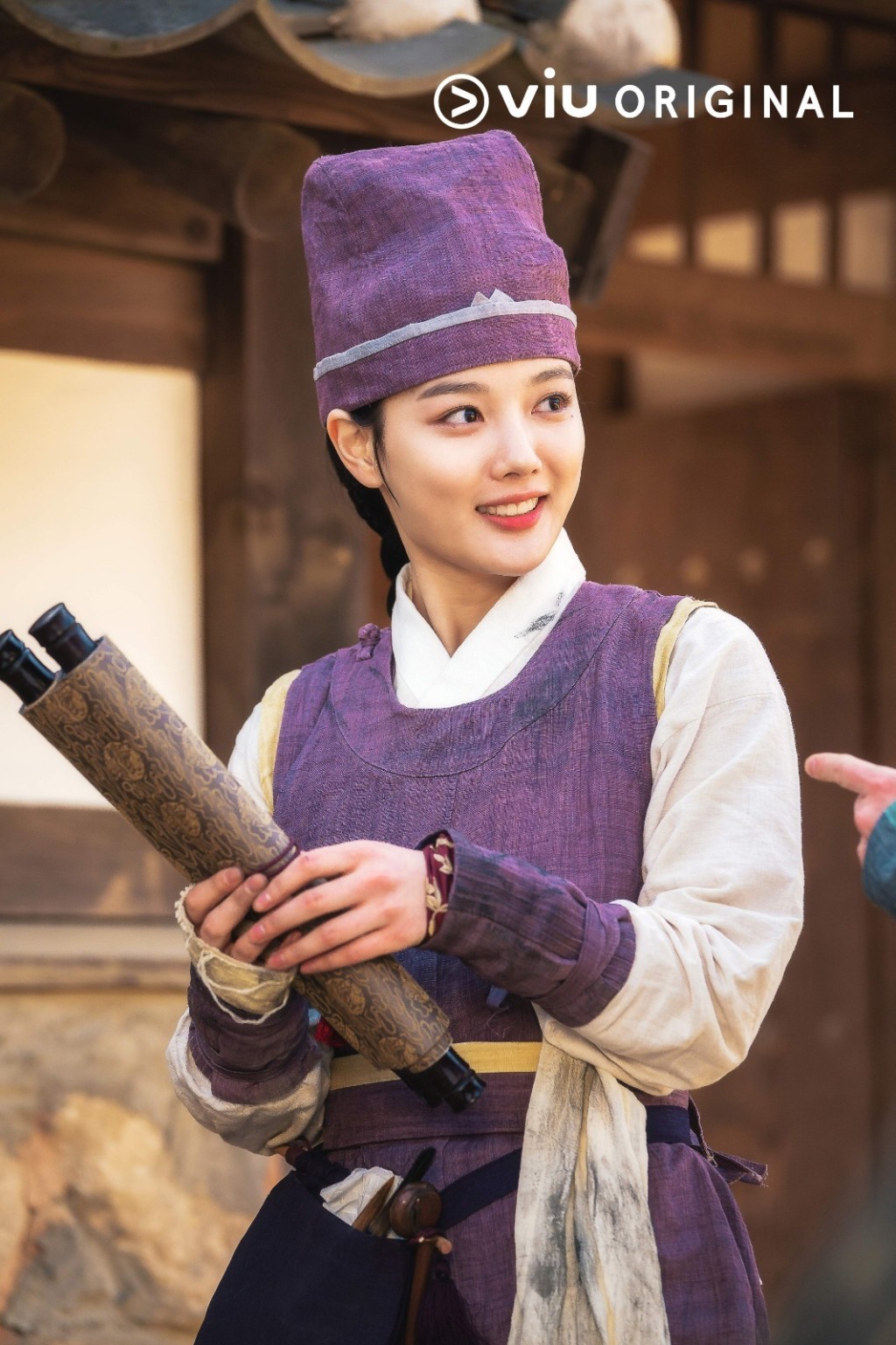 金裕貞飾演朝鮮首位女畫家紅天機。