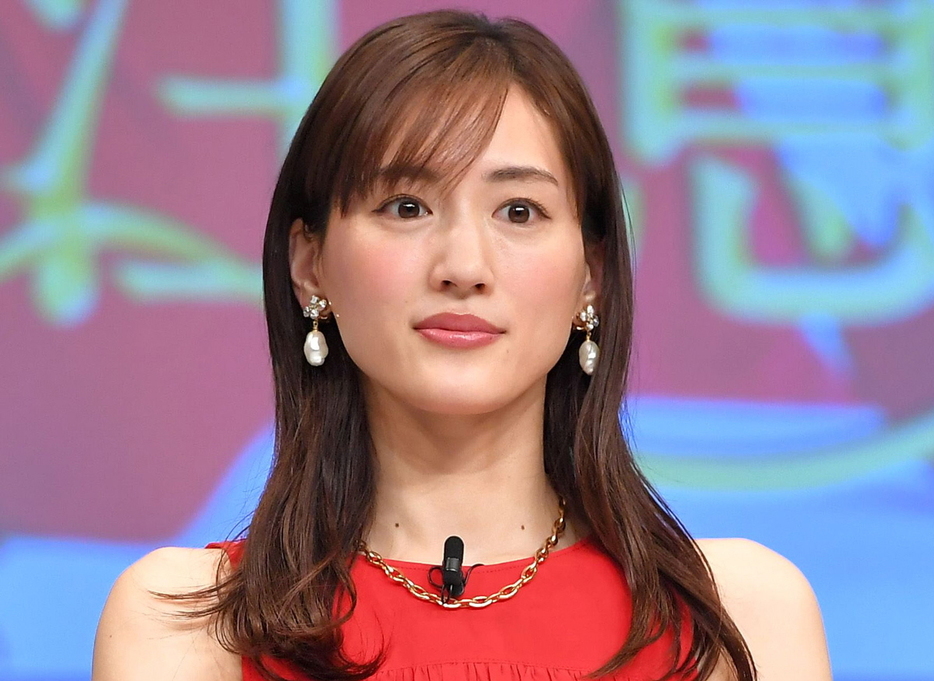 綾瀨遙獲新片劇組照顧,遷就其健康情況拍攝。