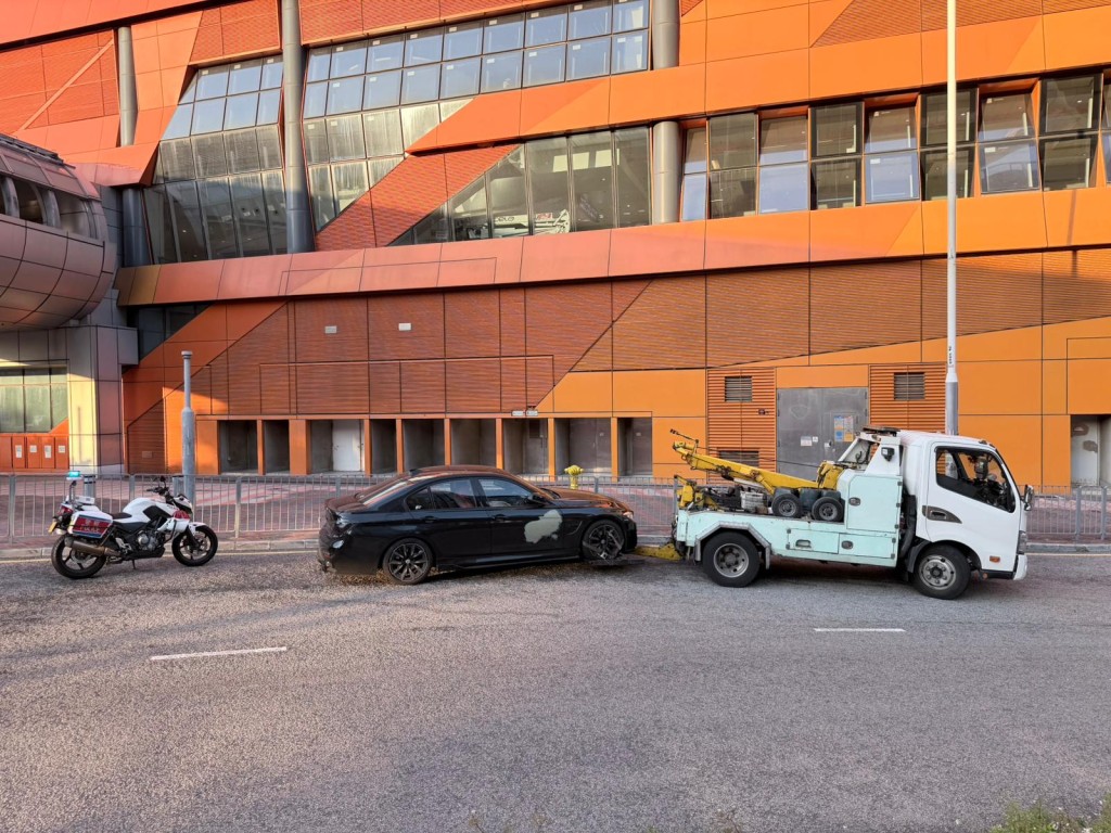 警西九龍打擊違例泊車 發逾900張告票拖7車。警方圖片 警西九龍打擊違例泊車 發逾900張告票拖7車。警方圖片