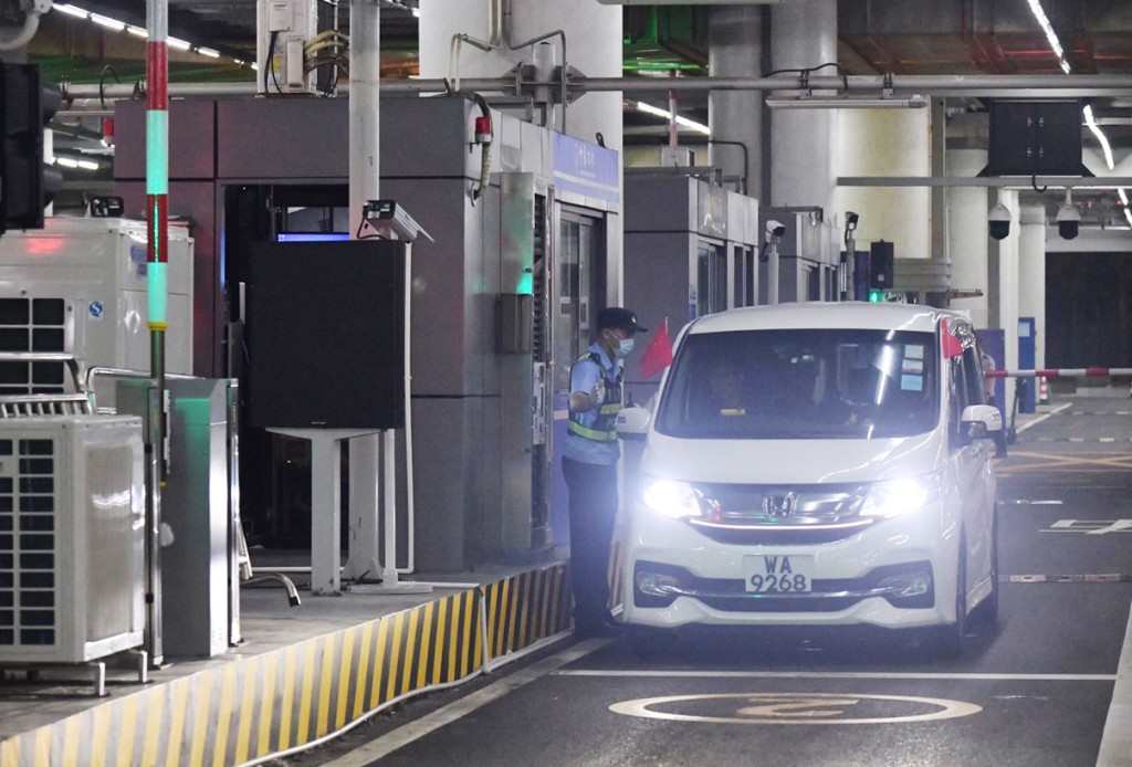若以每部私家車收取200元為例，每年可帶來約10億元的收入。資料圖片