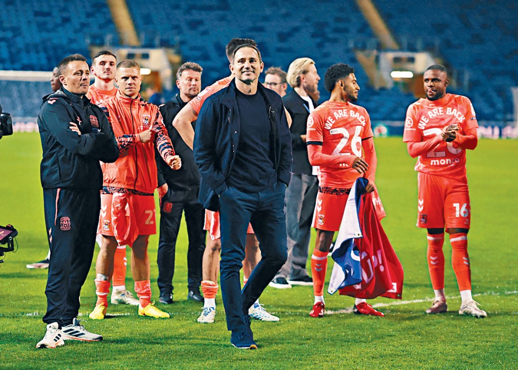 林柏特帶領高雲地利升班英超。 