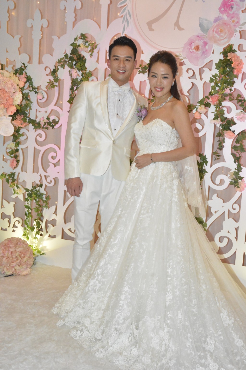 2017年李漫芬與游泳教練談成坤結婚。