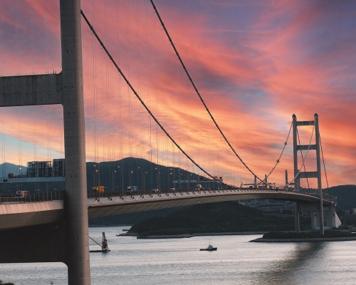 乘客可以欣賞青馬大橋夕陽景色。昂坪360圖片