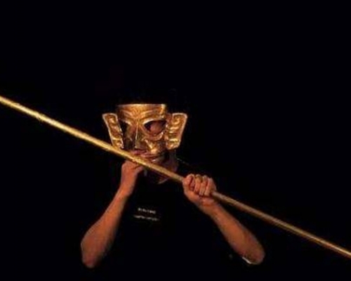 內地UP主「神還原」三星堆金杖。網圖