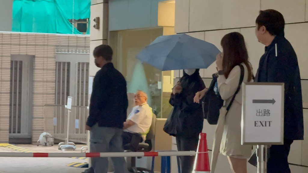 被告母亲 陈燕合(音译)(担遮女子) 。雷璟怡摄 被告母亲 陈燕合(音译)(担遮女子) 。雷璟怡摄