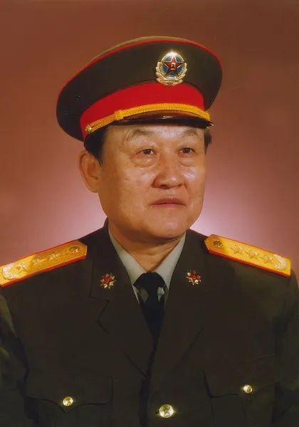 李來柱因病在北京逝世。