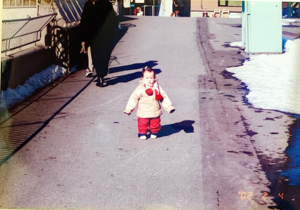 早田希娜在福岡出生，4歲開始打乒乓球。