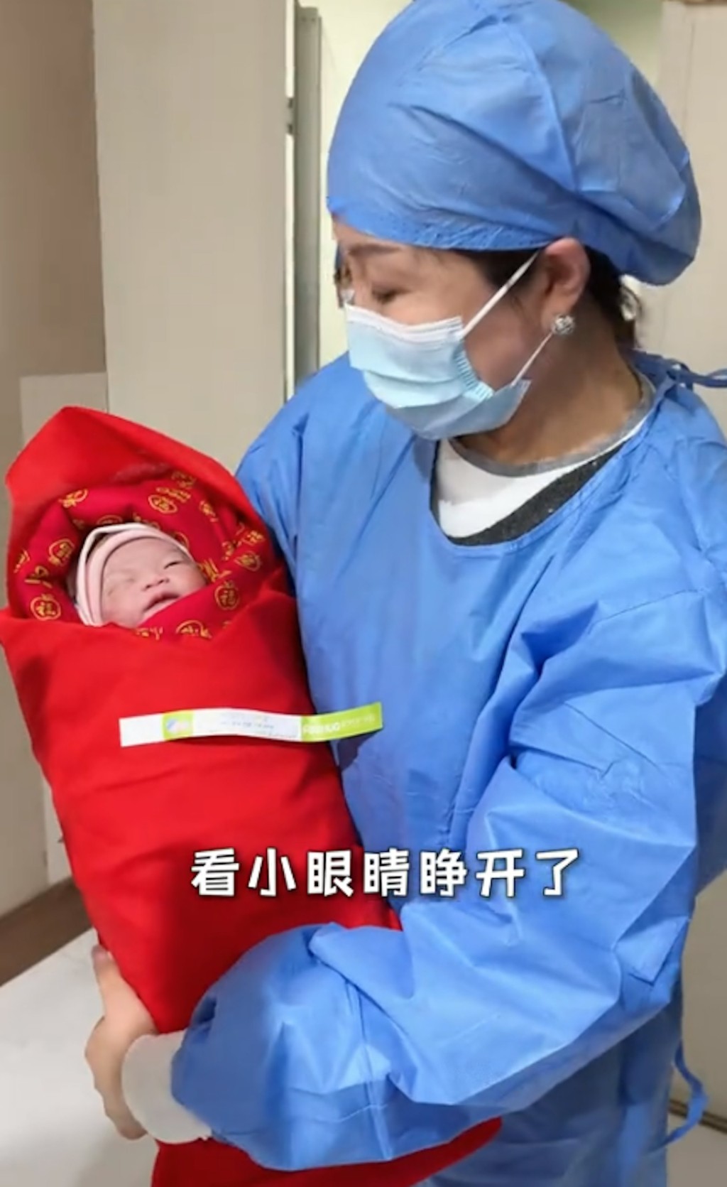 一名63岁女子成功透过试管婴儿成功产女。(抖音@松原富华妇产冯院长)