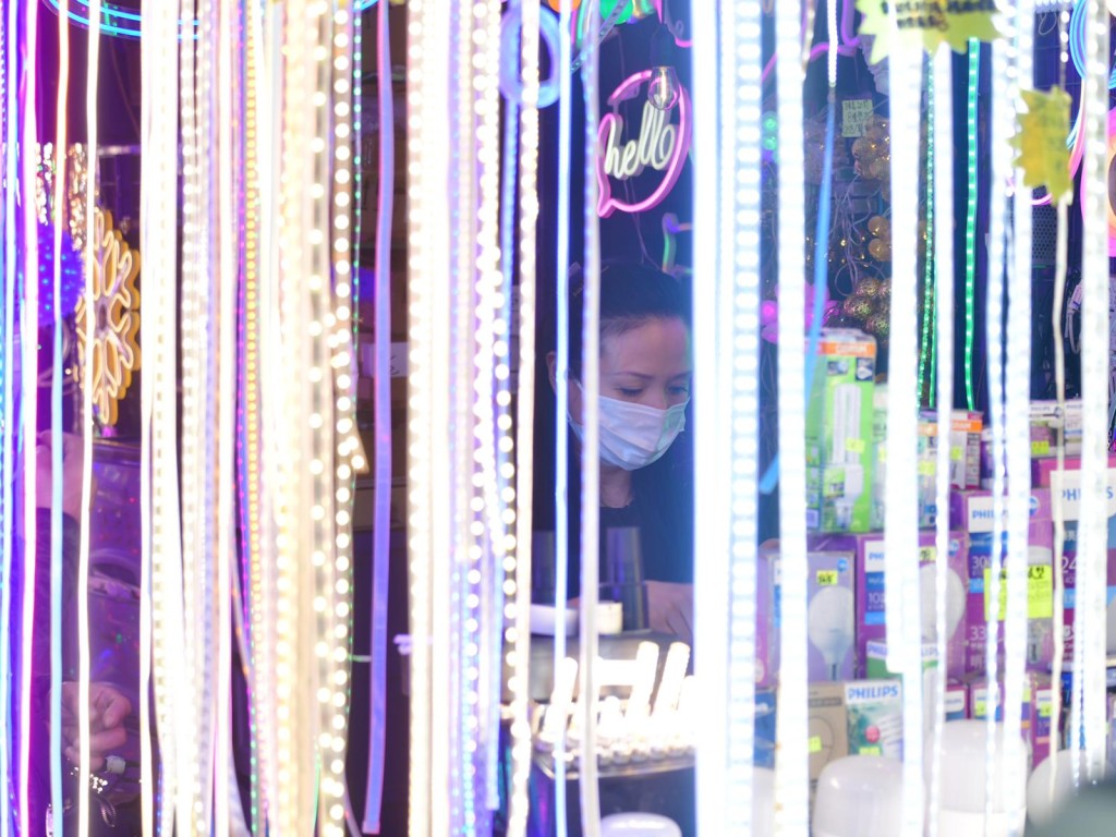 黃錦星指香港淨電價1.3元一度電，比較全球大城市仍然是最低。